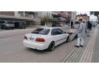 Gürültü kirliliği oluşturan araç sürücüne ceza kesilip, araç trafikten men edildi