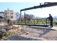 Toroslar Belediyesinden Çukurova Mahallesine yaya köprüsü