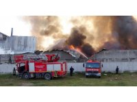 Geri dönüşüm fabrikasında çıkan yangını söndürme çalışmaları devam ediyor