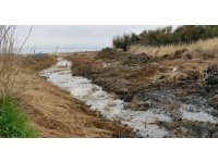 Plaj alanı açmak için dere yatağını değiştirdiler