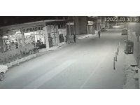3 farklı yerden hırsızlık yaptılar kameraya yakalandılar