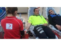 Polis Ramazan ayında düşen kan stoklarına derman olacak