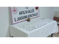 Ellerindeki tarihi eserleri satmaya hazırlanırken yakalandılar