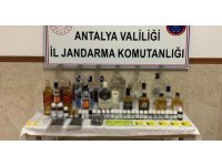 Evinde sahte içki üretirken yakalandı