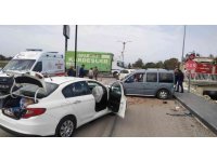 Antalya’da 4 aracın karıştığı zincirleme kazada 5 kişi yaralandı