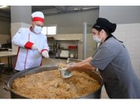 Osmaniye’de günde 3 bin kişiye sıcak yemek