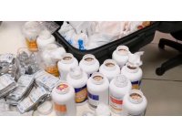 Antalya Havalimanı’nda vitamin kutularından binlerce uyuşturucu çıktı