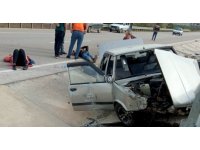 Osmaniye’de otomobil bariyerlere çarptı: 1’i ağır 4 yaralı