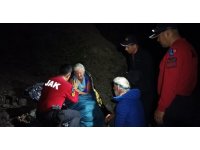 Dağda mahsur kalan Hollandalı turistleri JAK kurtardı