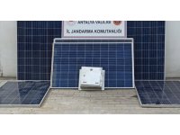 Güneş paneli hırsızları yakalandı