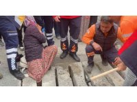 Mersin’de görünmez kaza... Kalabalık merakla kurtarma çalışmasını izledi