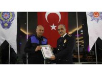 Üstün başarı gösteren polislere ödül verildi