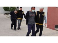 Girdikleri evde dedektörle arama yapıp altınları çaldılar