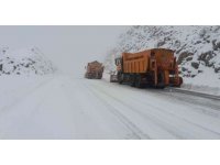 Antalya’ya nisan ayında kar yağdı