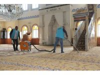 Toroslar’da camiler temizleniyor