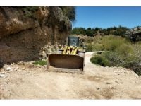 Osmaniye’de heyelan nedeniyle kapanan köy yolu ulaşıma açıldı