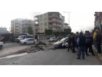 Aydınlatma direğine çarpan otomobilin sürücüsü yaralandı