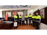 Denetimlerde polise rüşvet teklif eden sürücü hakkında işlem yapıldı