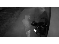 Hırsızlık şüphelisi önce kameraya sonra polise yakalandı