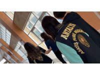 Antalya’da kuyumculara sahte altın satan 2 kadın yakalandı