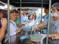 Finike’de Bin Kişiye Aşure