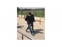 Satışa çıkartılan aracı kendine ait gösterip dolandırdı