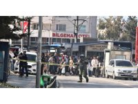 Antalya’da çöp kutusuna atılan çanta polisi alarma geçirdi