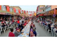 Osmaniye’de binlerce kişi iftar sofrasında bir araya geldi