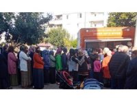 Hayırsever iş adamı halka 300 bin ekmek dağıttı