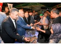 Başkan Kara, vatandaşlara helva ikram etti