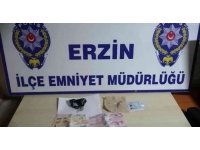 “Dur” ikazından kaçan otomobilden uyuşturucu çıktı