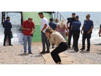 Denize giren Norveç uyruklu turist hayatını kaybetti, yakınları gözyaşlarına boğuldu