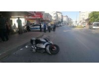Manavgat’ta hafif ticari araç motosikletle çarpıştı: 1 yaralı