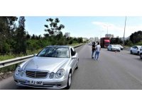 Korsan taksici, aracına aldığı müşteri sivil polis çıkınca yakayı ele verdi