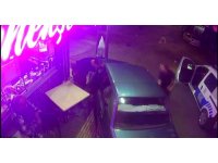 Polis ekiplerinden kaçan sürücü direğe çarparak durdu