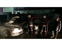 Tır pazarında çıkan yangında 3 araç zarar gördü