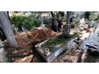 Aracında ölü bulunan genç, 32 yıl önce vefat eden ve ismini aldığı abisinin yanında defnedildi