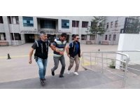 Alıcı kılığına giren polisler, cezaevinden izinli çıkan iş makinesi hırsızını suçüstü yakaladı