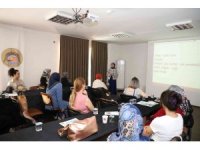 Alanya Belediyesinin aile içi iletişim ve sağlıklı yaşam seminerleri sürüyor