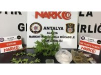 Durdurulan araçtan ve şüphelinin evinden uyuşturucu çıktı