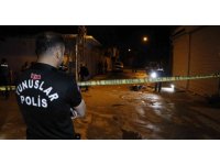 Silahlı çatışmada başından vurulan kişi öldü