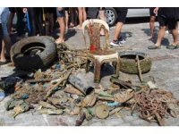 Deniz dip temizliğinde soba borusundan sandalyeye kadar çıkmayan çöp kalmadı