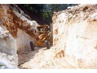 Alanya’nın karla kaplı Gökbel ve Çökele yayla yolu ulaşıma açıldı