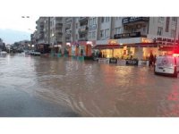 Kadirli’de şiddetli yağmur su taşkınlarına neden oldu