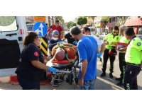 Kırmızı ışık ihlali yapan otomobil, motosiklete çarptı: 1 yaralı