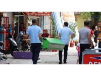 Psikolojik sorunları olduğu ileri sürülen adam çatıda ölü bulundu