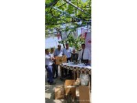 Tarsus’ta biyoteknik mücadele için çiftçilere tuzak dağıtıldı