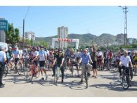 Hem rakipleriyle hem sıcakla mücadele ettiler