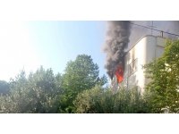 Alevlere teslim olan ev kullanılmaz hale geldi