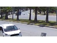 Seyir halindeki tüp kamyonetinin önüne atladı